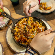 sharing mac and cheese